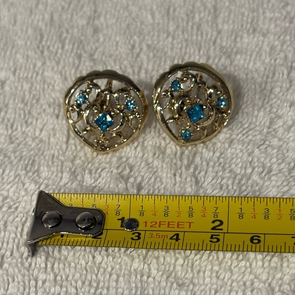 Vintage Gold-Tone Filigree Screw Back Earrings with Blue Rhinestones - Picture 4 of 9